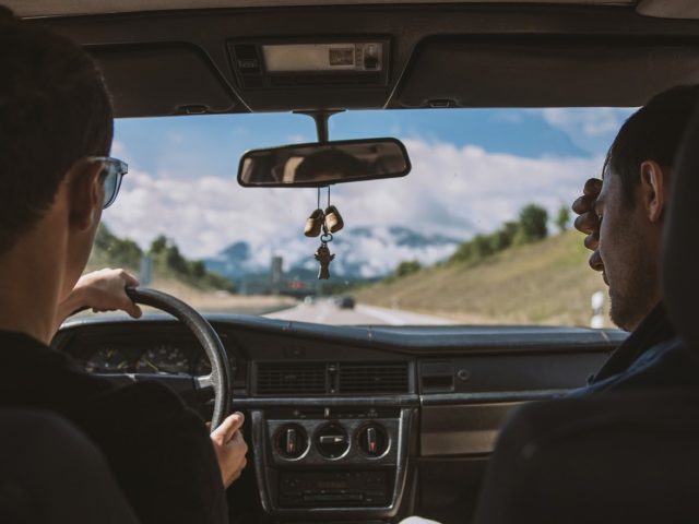 Comparatif BlaBlaCar vs Karos pour un festival